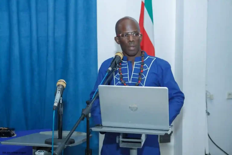 diplomauitreiking_wa0002_qcs-opleidingen suriname