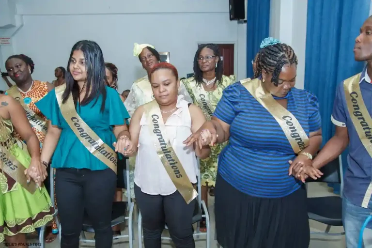 diplomauitreiking_wa0005_qcs-opleidingen suriname