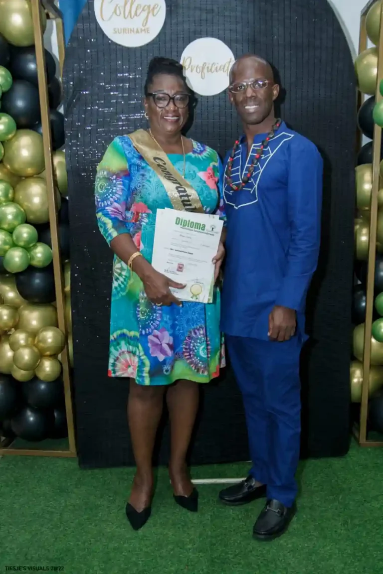 diplomauitreiking_wa0010_qcs-opleidingen suriname