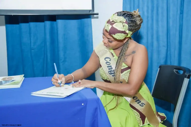 diplomauitreiking_wa0014_qcs-opleidingen suriname