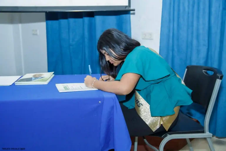 diplomauitreiking_wa0016_qcs-opleidingen suriname