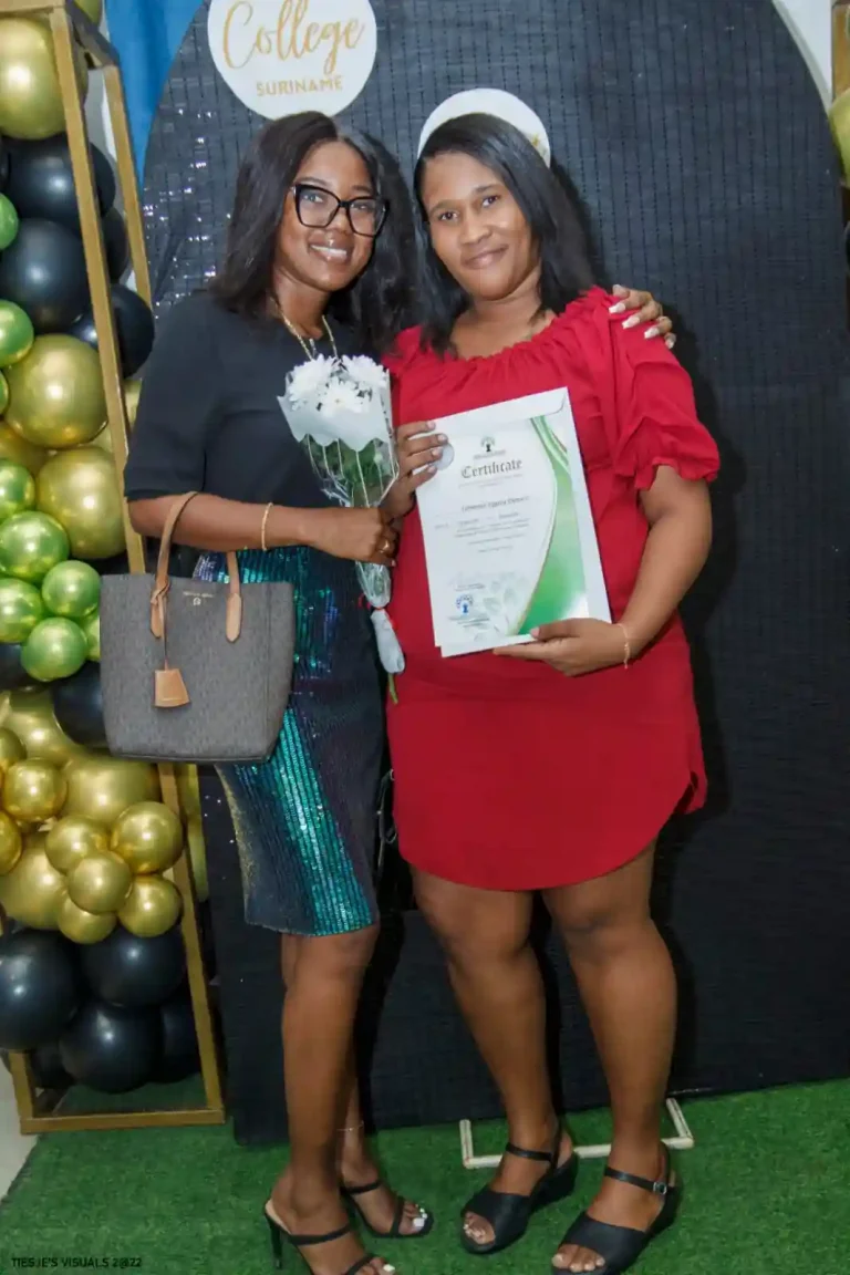 diplomauitreiking_wa0020_qcs-opleidingen suriname