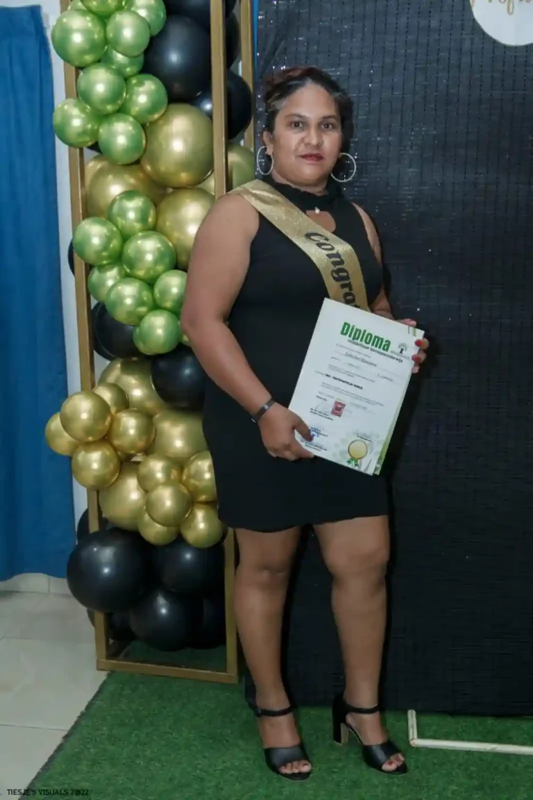 diplomauitreiking_wa0029_qcs-opleidingen suriname